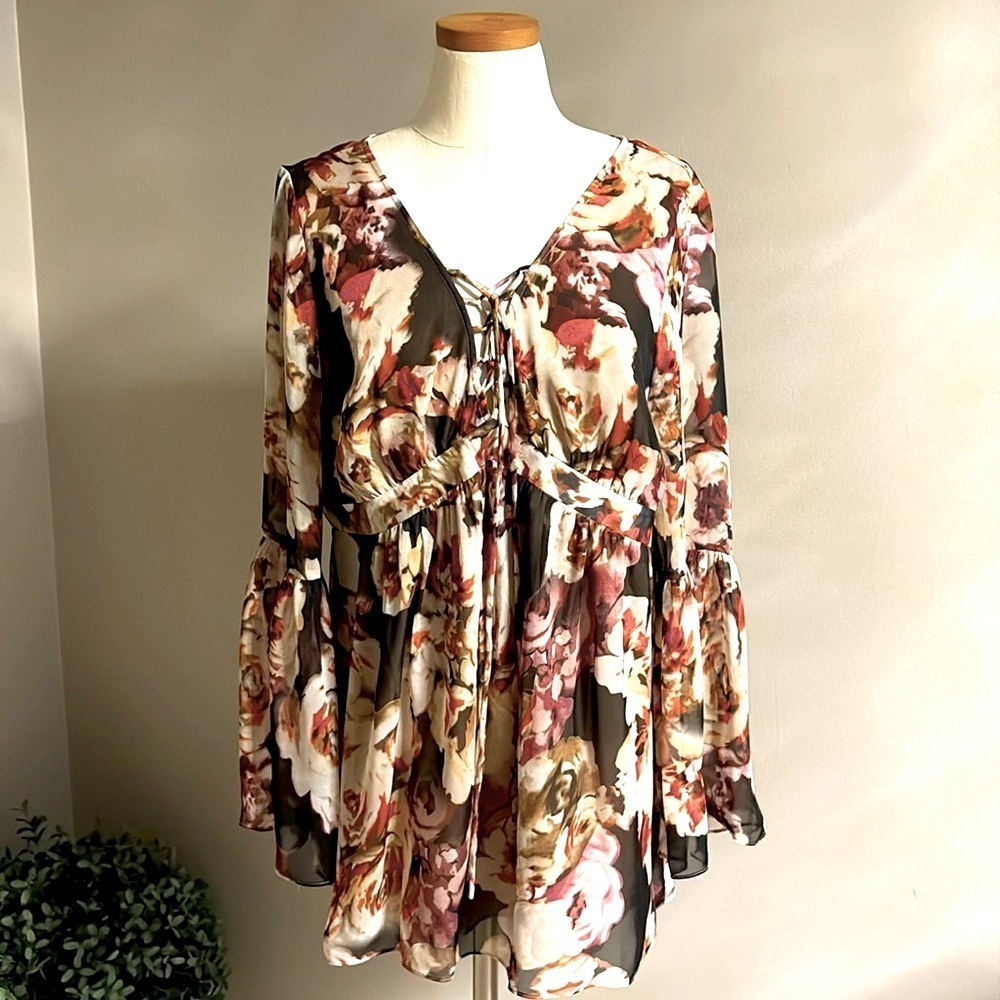 Boston proper women’s babydoll floral tunic blouse lace up V neck empire waist L